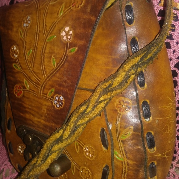 Vintage leather tooled hippy purse - Picture 2 of 2